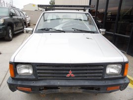 1988 MITSUBISHI PICK UP SILVER STD CAB 4CYL MT 2WD 183879
